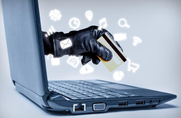 online theft / istock - ronniechua